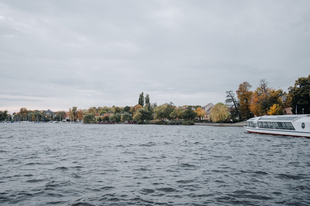 Blick auf den Ruppiner See und die Promenade in Neuruppin