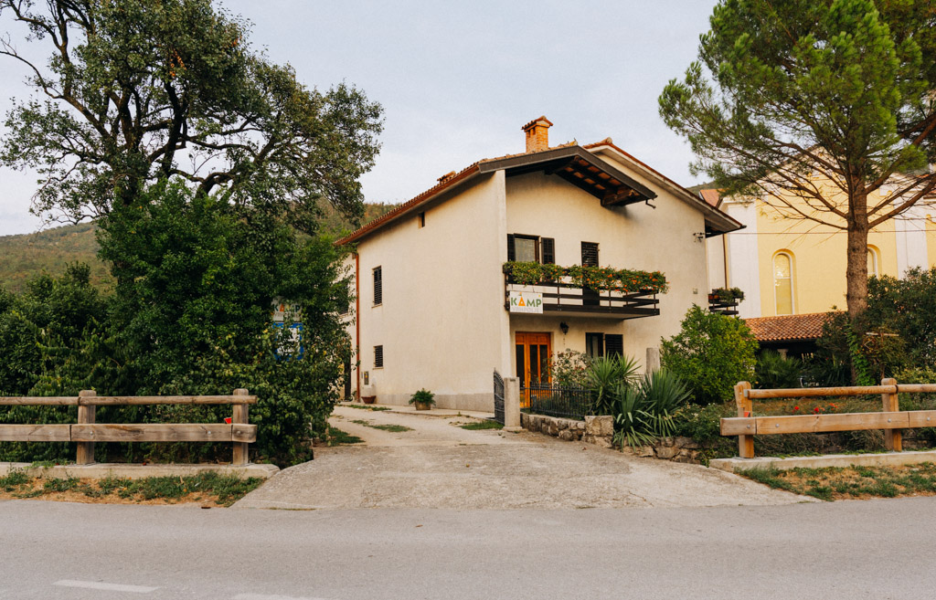 Schöne Stellplätze in Slowenien Kamp Vrhpolje im Vipava Valley