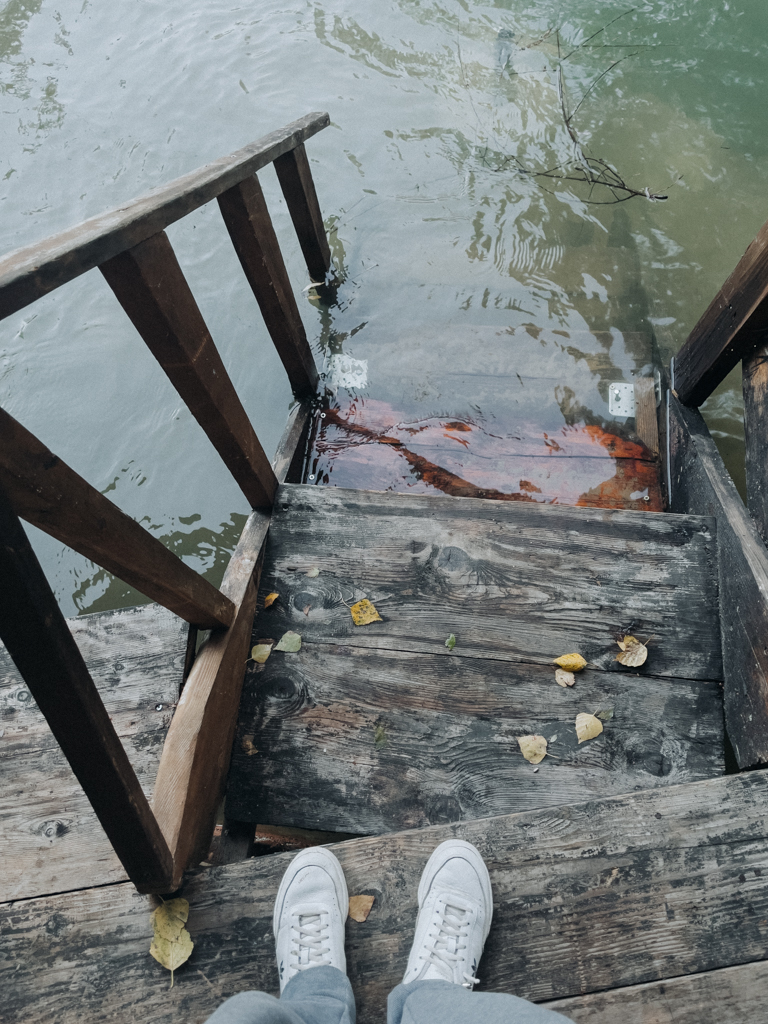 leichte Überflutungen im Riverside Camp bei Niksic während des Montenegro Roadtrip