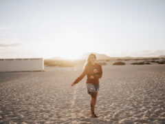 Geheimtipp für Fuerteventura Fotoshooting bei Sonnenuntergang in den Dünen von Corralejo